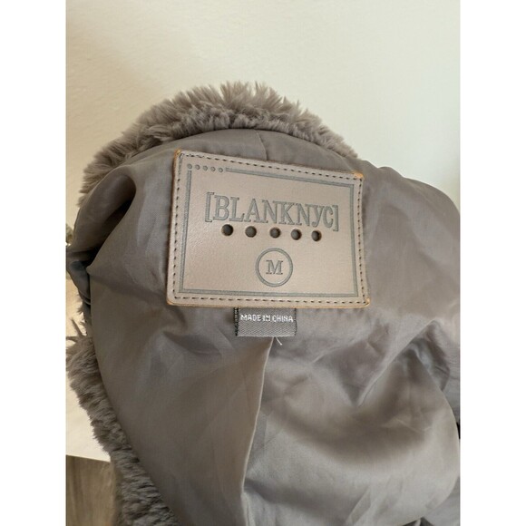 Blank NYC Jacket Faux Fur Gray Oversized Collared Pockets Lined Hook Close Sz M - Picture 3 of 6